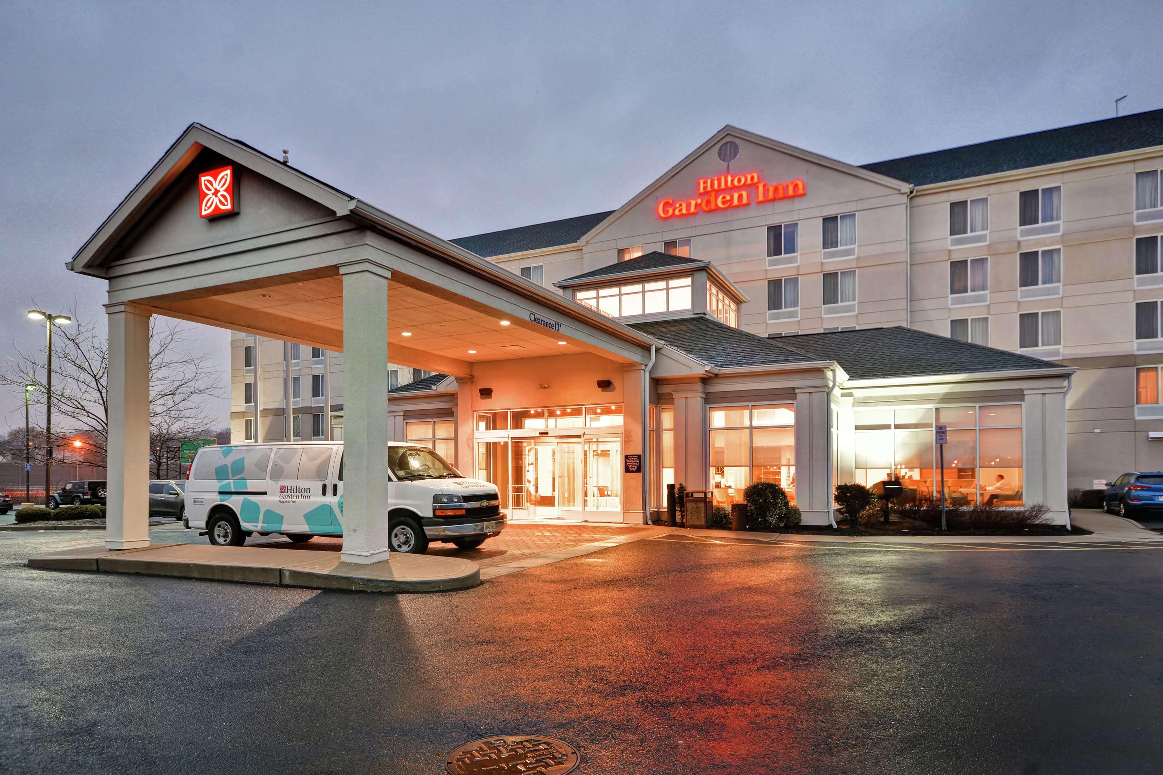 Hilton Garden Inn Ridgefield Park Exterior photo